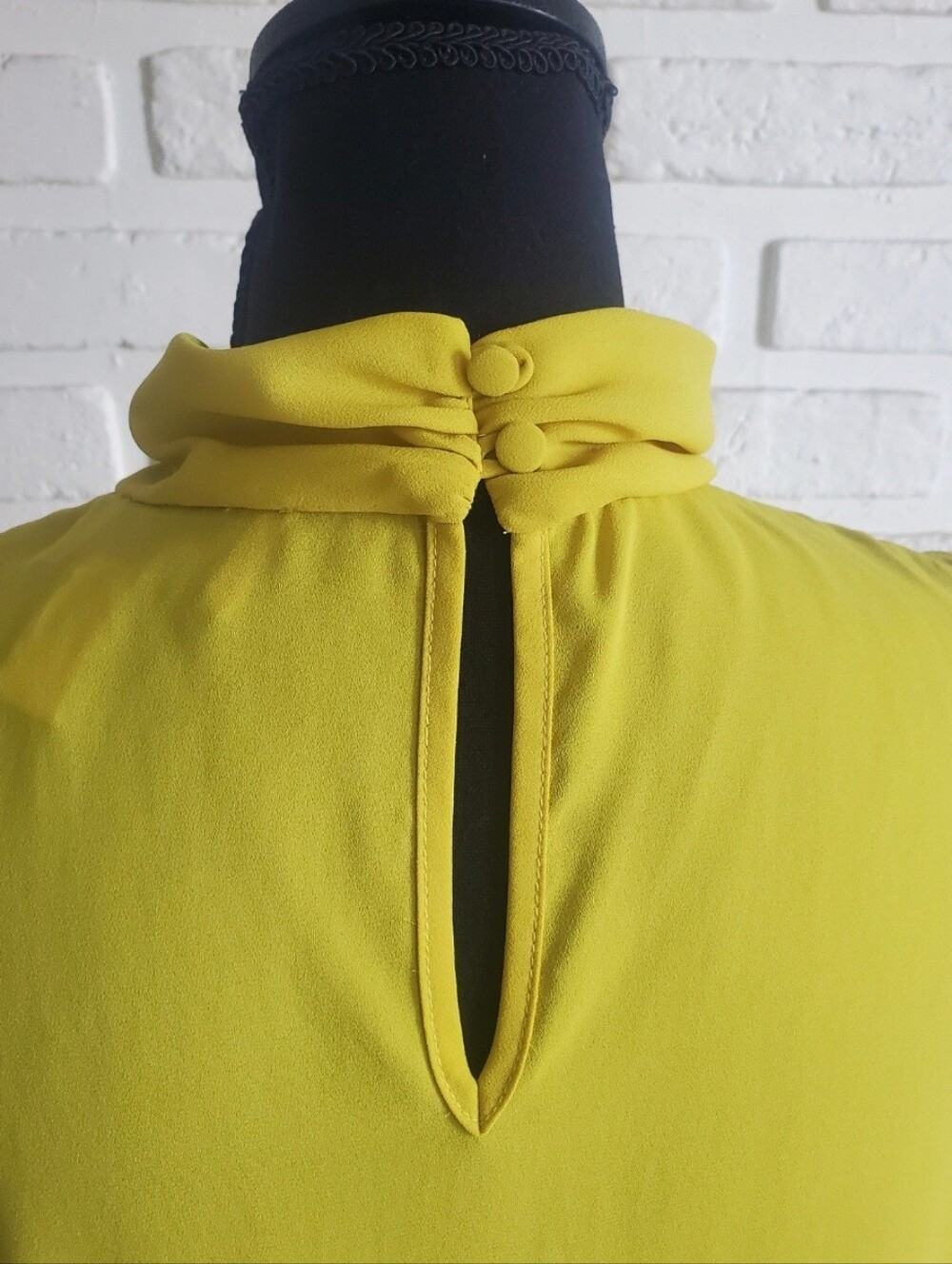 Joseph Ribkoff Yellow Cowl Neck Cutout Faux Wrap Draped Sleeveless Blouse Top 10 - Picture 10 of 11